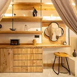Shanghai Hills&Well-Time Family B&B Near Line7&Line12 South Shaanxi Road