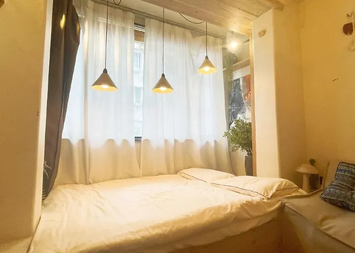 Shanghai Hills&Well-Time Family B&B Near Line7&Line12 South Shaanxi Road